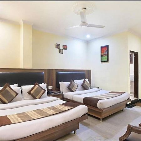 Hotel Perfect Spot- Main Bazar - Walking Metro Station Yeni Delhi Dış mekan fotoğraf