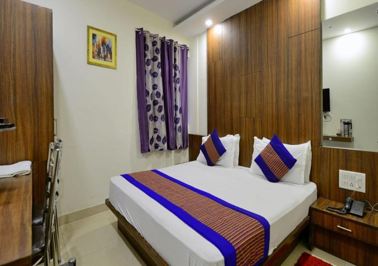 Hotel Perfect Spot- Main Bazar - Walking Metro Station Yeni Delhi Dış mekan fotoğraf