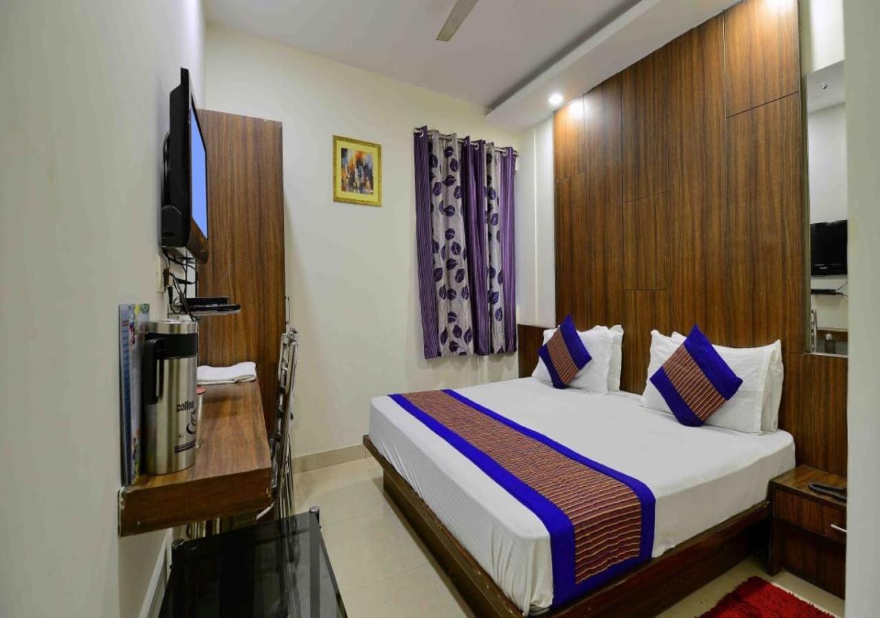 Hotel Perfect Spot- Main Bazar - Walking Metro Station Yeni Delhi Dış mekan fotoğraf